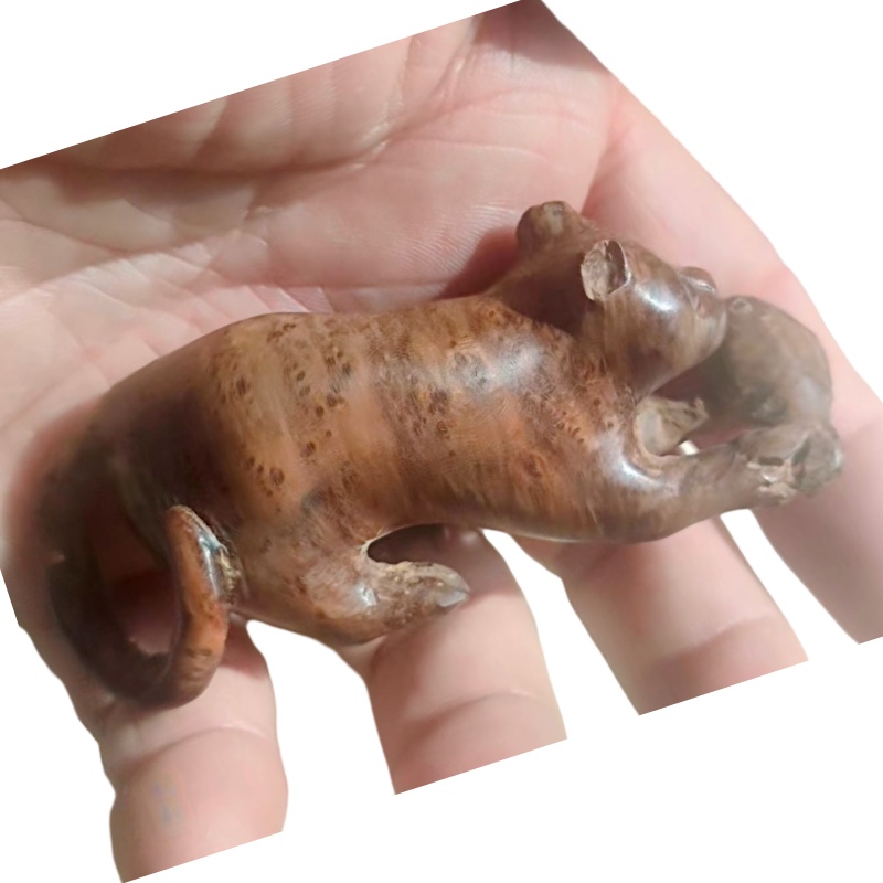 Artisanal Wooden Feline Eating Fish Ornament - Compact Crafted with Detailed Handles