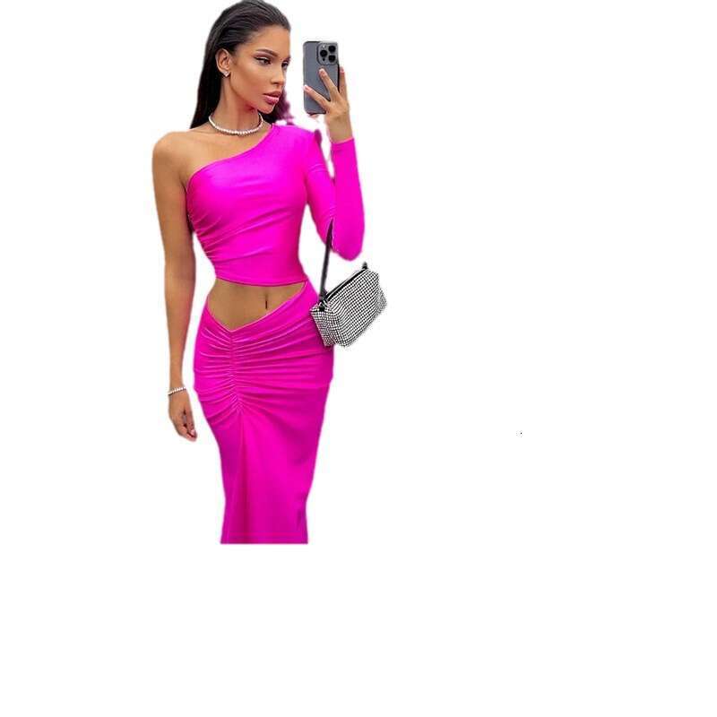 Women's new fashionable and sexy slanted shoulder single sleeve pleated waist open slit mid length women's dress
