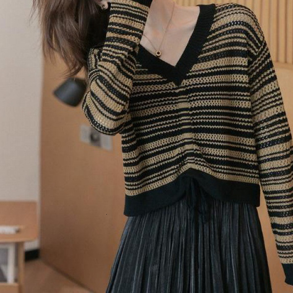 Fashion V-neck striped sweater women in early autumn 2023, new lazy style hollow out knitted top for women's clothing
