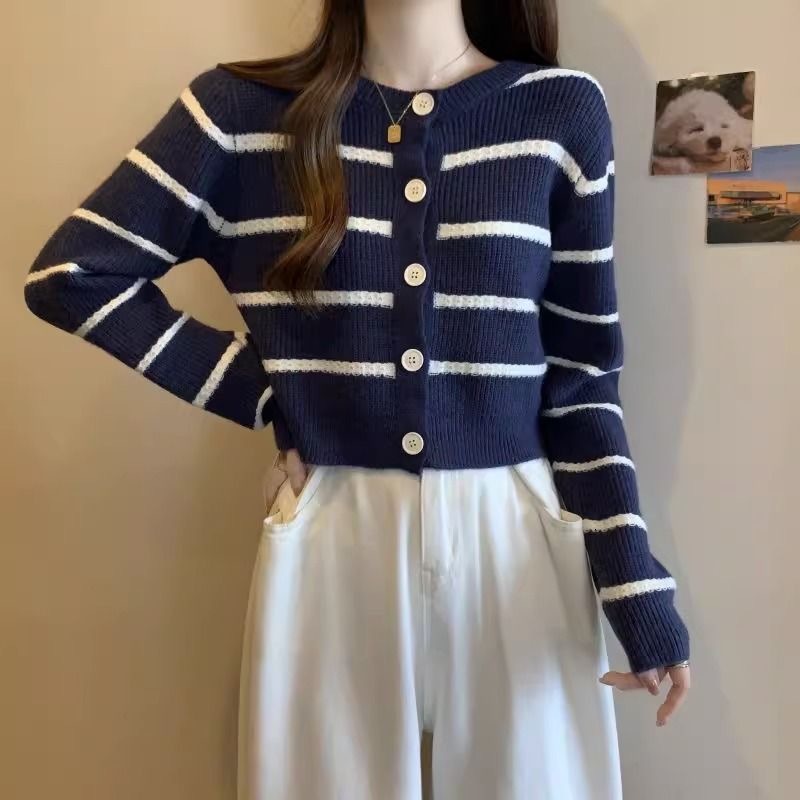 New Women's Short Striped Sweater Jacket Autumn Collection New Loose Jacket with Designer Small Knitted Cardigan Trendy Sweater