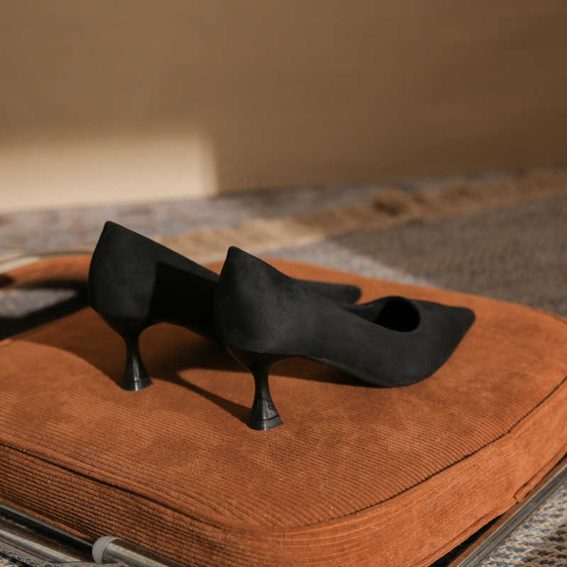 slim heel pointed toe womens work shoes black versatile shallow mouth womens commuting simple professional single shoe