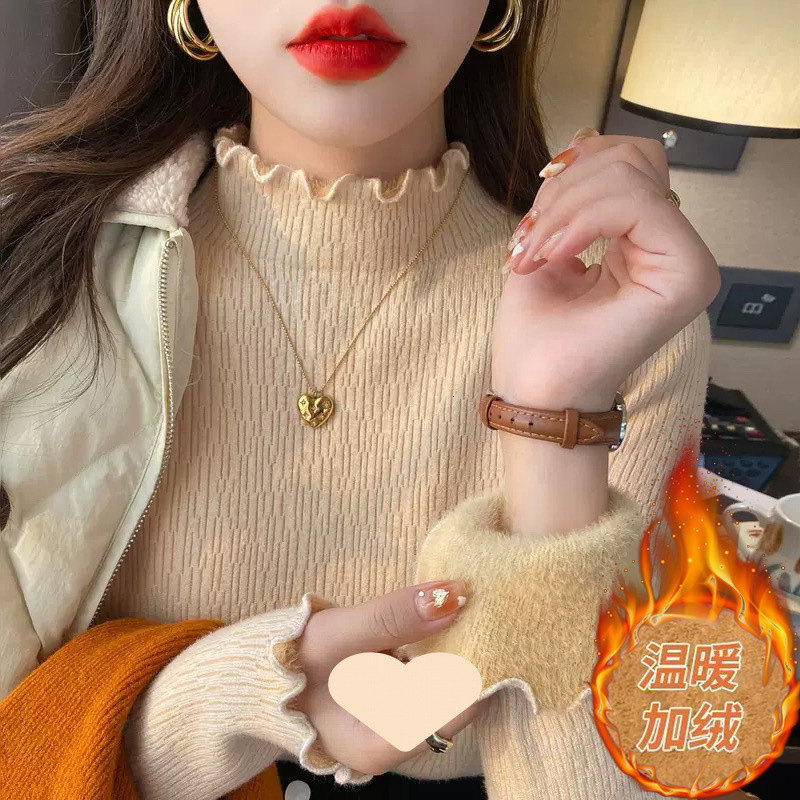 The new winter collection adds a thick one-piece velvet sweater for women, featuring a semi high collar and wooden ear lining with a stylish designer 