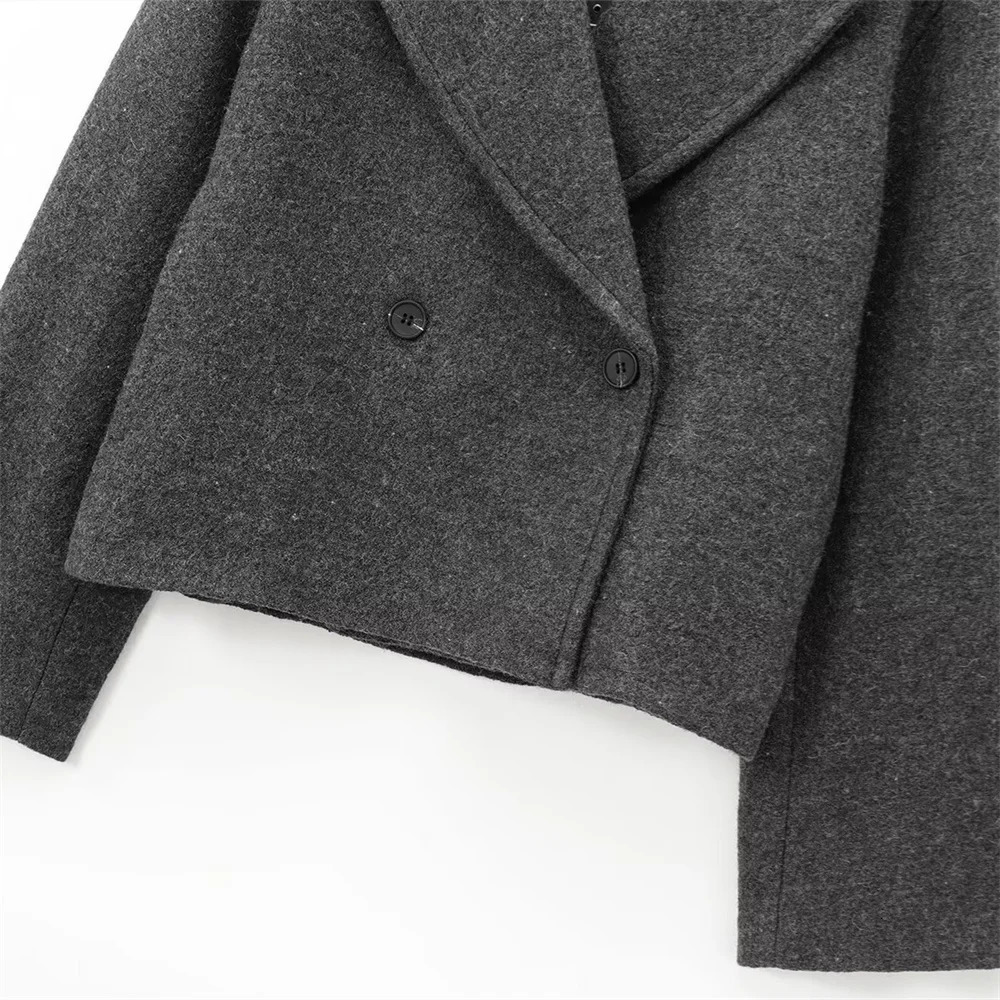 Taop Za Womens Long sleeved AutumnWinter Style Old Money Short Edition Two grain Button Woolen Coat 241121