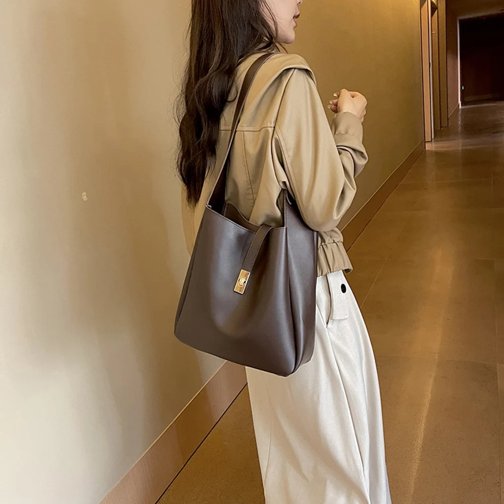 Women Shoulder Bag Solid Color PU Leather Trendy Tote Bag Adjustable Strap Underarm Bag Everyday Bag for Work Shopping Travel 241201