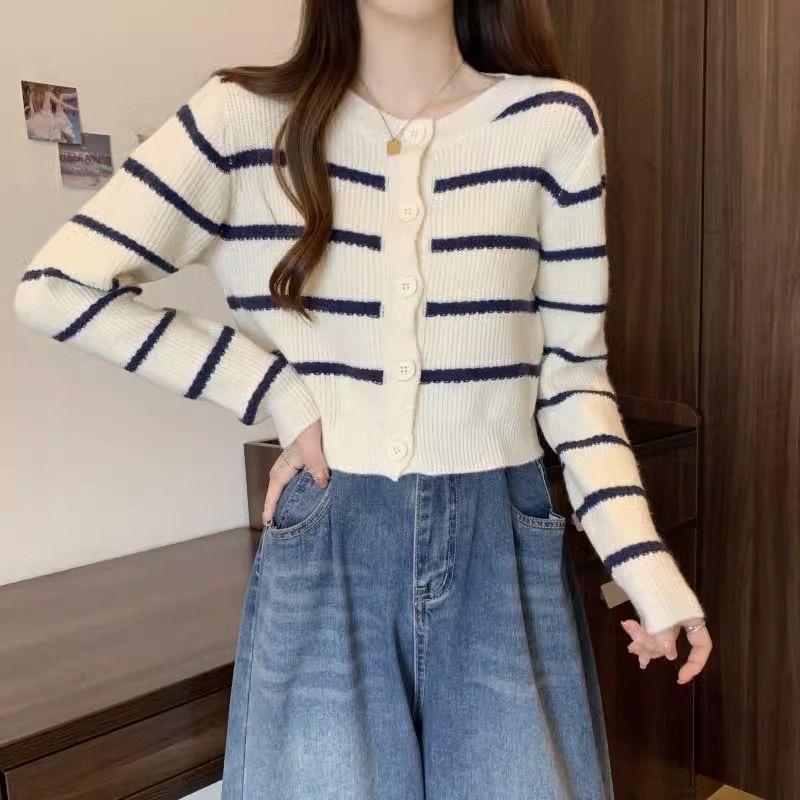 New Women's Short Striped Sweater Jacket Autumn Collection New Loose Jacket with Designer Small Knitted Cardigan Trendy Sweater