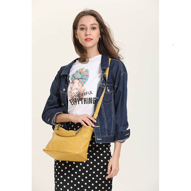 2023 New Handheld Genuine Leather Top Layer Cowhide Women's Chain Fashion One Shoulder Crossbody Bag