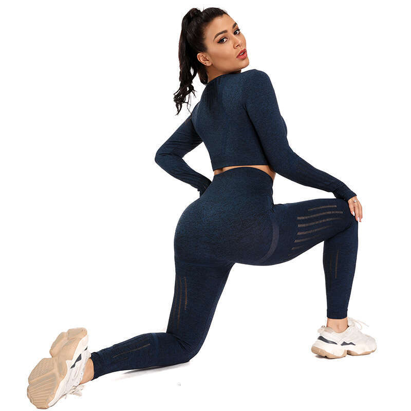 European American peach hip yoga suit set for women's autumn and winter long sleeved seamless high waisted tight fitting breathable fiess sportsw