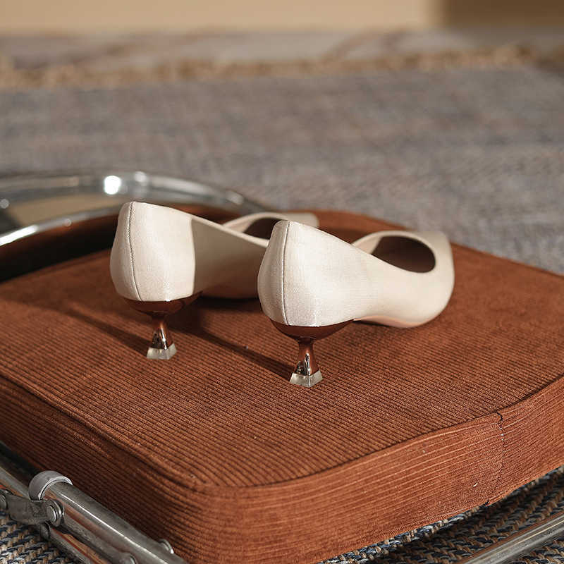 Elegant and Sexy Womens High Heels Single Shoes White Wedding Banquet Design Minimalist 6CM3CM