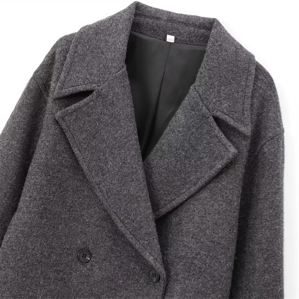 Taop Za Womens Long sleeved AutumnWinter Style Old Money Short Edition Two grain Button Woolen Coat 241121