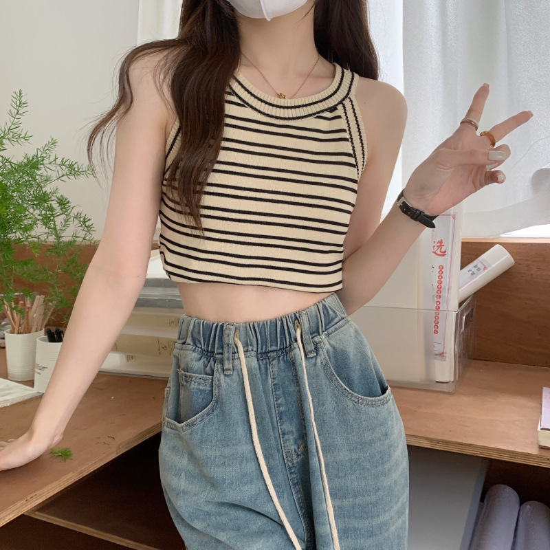 New striped sleeveless knitted vest, Korean style slim fit shorts, designer inner top