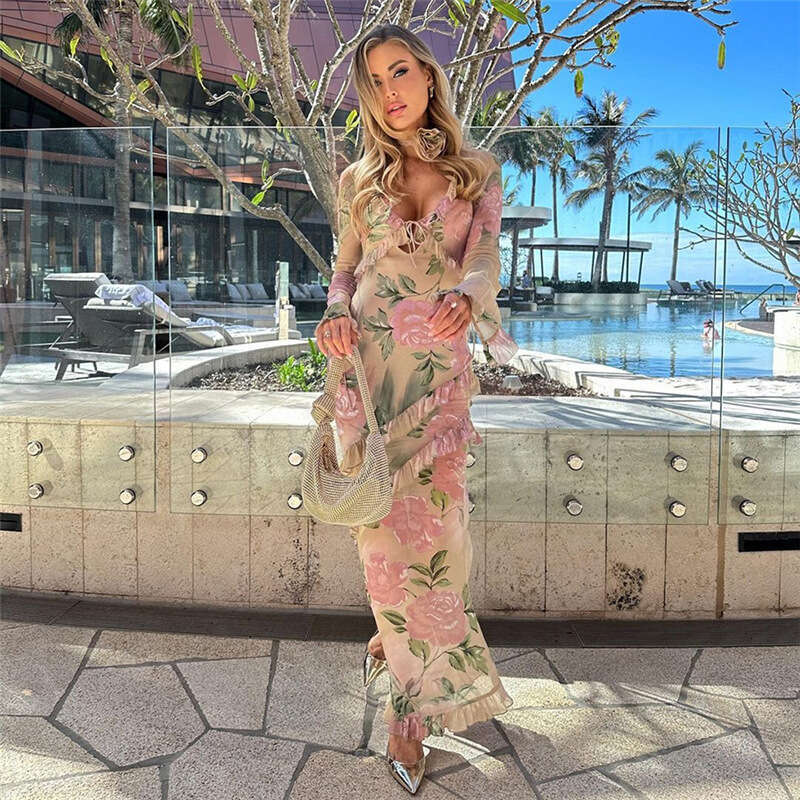 Wind 2024 Winter New Product Sexy Slimming Deep V-Strap Printed Black Fungus Edge Long Trumpet Sleeve Dress