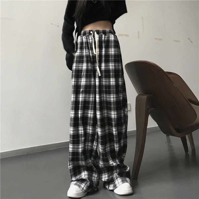 Oversize Women Sweatpants Fashion Black Plaid Casual Pants Baggy Elastic Waist Pockets Student Unisex Hip Hop Loose Trousers 241121Z