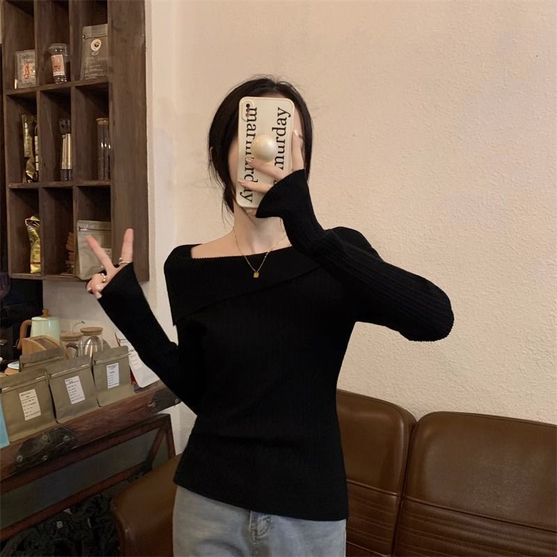 New high-end niche design lapel, single shoulder, autumn and winter women's slim fit versatile knitted sweater, new spicy designer girl's to