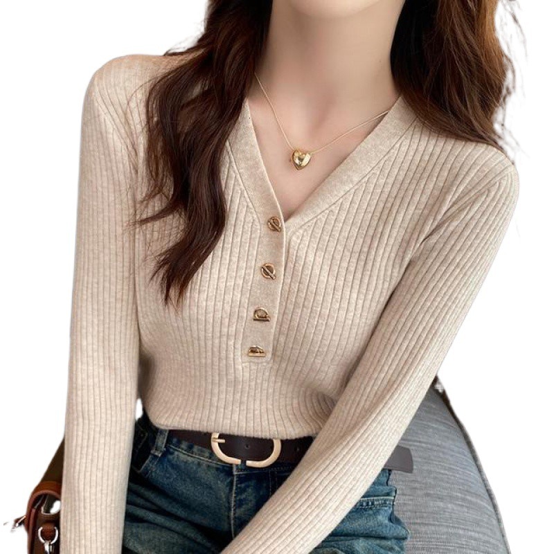 New women's small fragrance underwear paired with a new winter knitted high intelligence soft adhesive sweater designer top