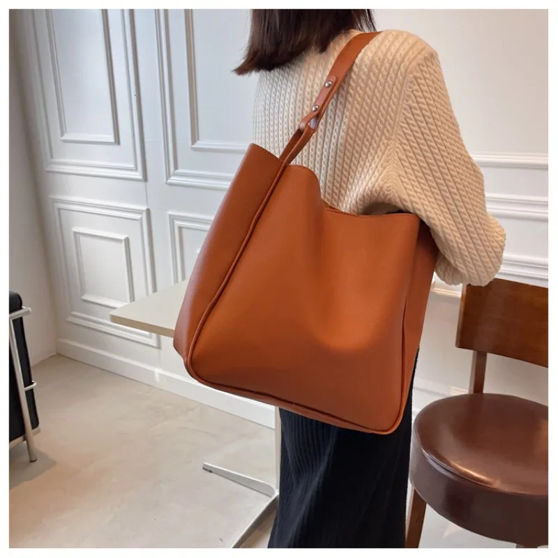 2024 New Women Large Capacity Female's Leather Handbags Famous Brand Shoulder Shopping And Travel Bags