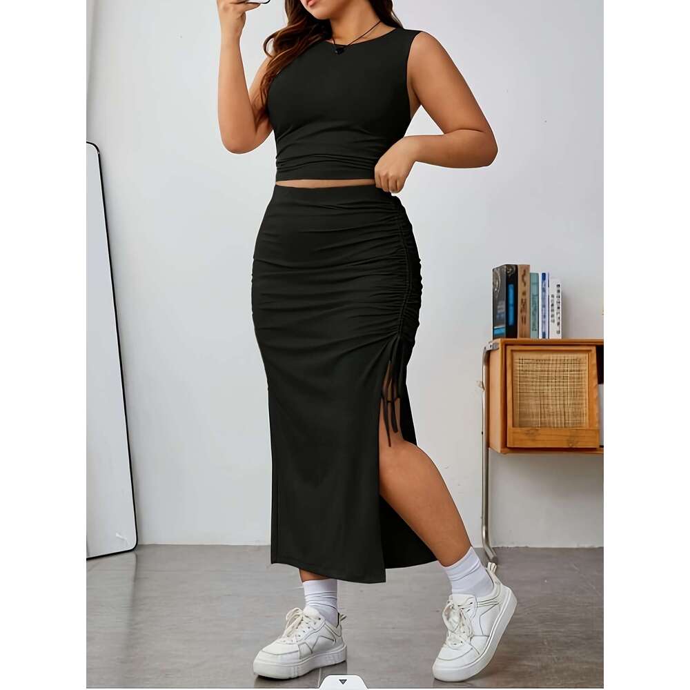Large solid pleated two-piece set, round neck vest and slit skirt, women's plus size clothing