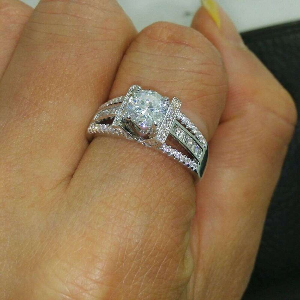 Stunning Sterg Sier White Topaz Gem Womens Wedding Ring Free Shipping Sizes 5-9 23c9