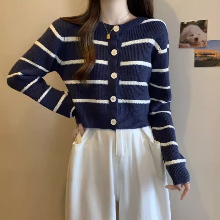 New Women's Short Striped Sweater Jacket Autumn Collection New Loose Jacket with Designer Small Knitted Cardigan Trendy Sweater
