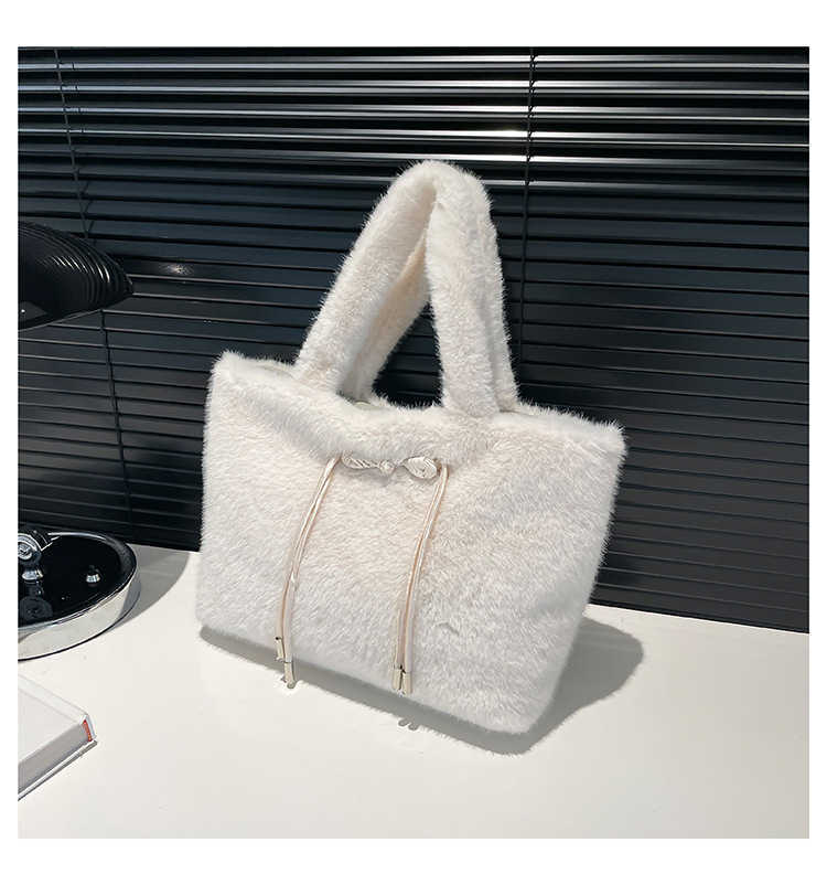 New Handheld Plush Bag for Women Autumn/Winter Style Artistic Chinese Style Square Handheld Single Shoulder Handbag 241202