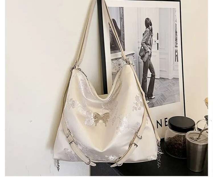 Embroidery Tote Women New Fashion All-In-One Shoulder Bag Network Red Popular Commuter Backpack