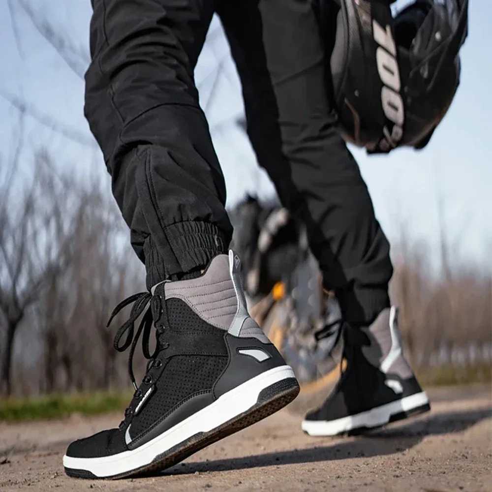 Motorcycle Footwear Casual Outdoor Men Motorcycle Boots Breathable Protect Rider Road Racing Sports Gear Rubber Sole Reflective Motorbike Shoes S24112