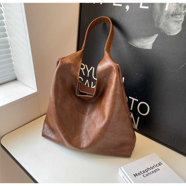 autumn and winter new Korean high-end texture fashionable simple large capacity tote bag commuting versatile shoulder bag 241202