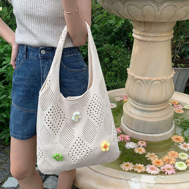 New Women's Retro Knitted Wer Niche, External Crossbody Shoulder Bag, Versatile B2