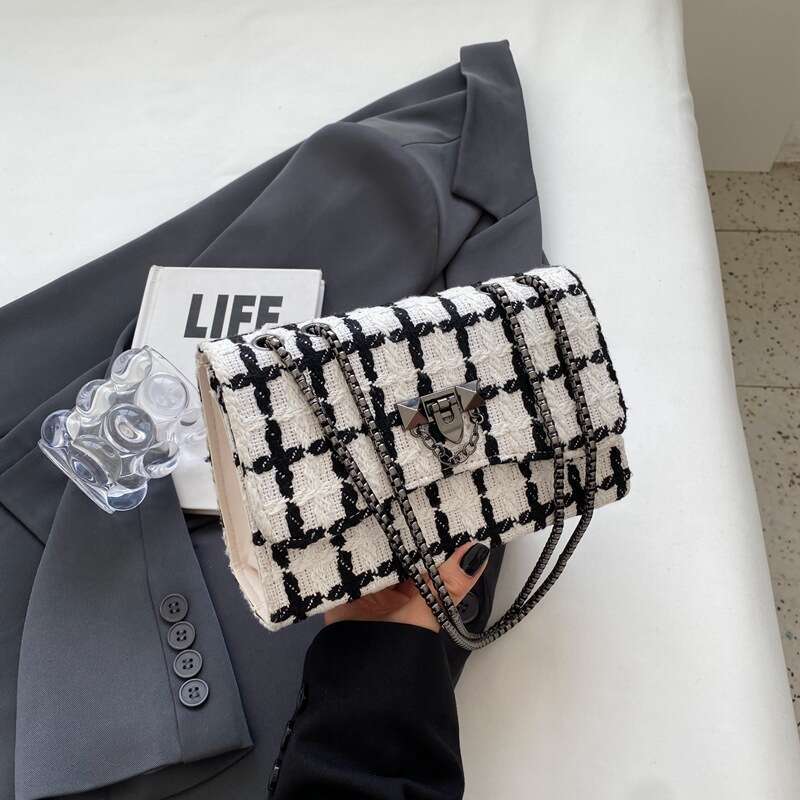 This Year's Popular Women's New Fashion Chain Small Square Casual Simple Shoulder Bag, Personalized Crossbody Bag B2