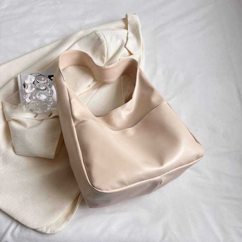 Large Capacity Spring Vintage New Casual Commuting College Student Class Shoulder Tote Bag For Women B2