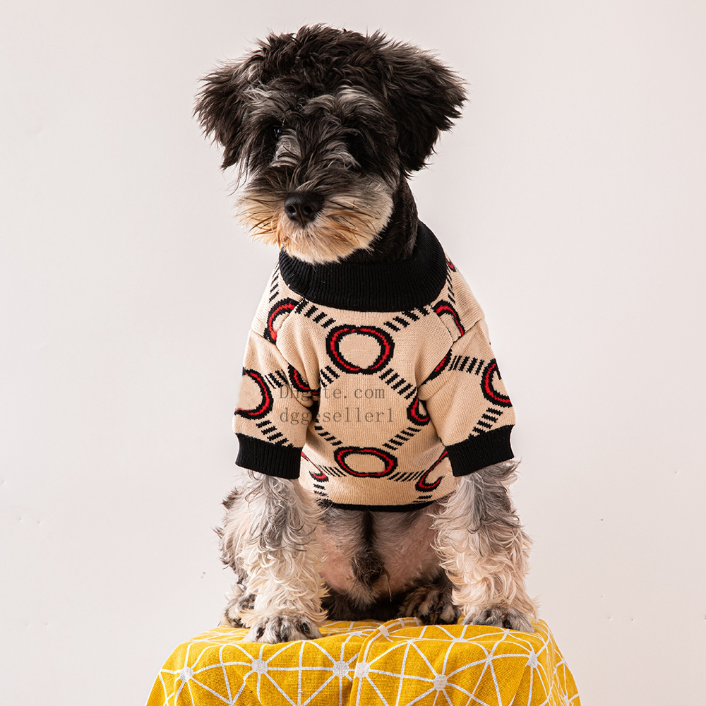 Designer Dog Clothes Luxury Dog Apparel Winter Warm Pet Sweaters Knitted Turtleneck Cold Weather Pets Coats Puppy Cat Pullover Clothing for Small Dog 