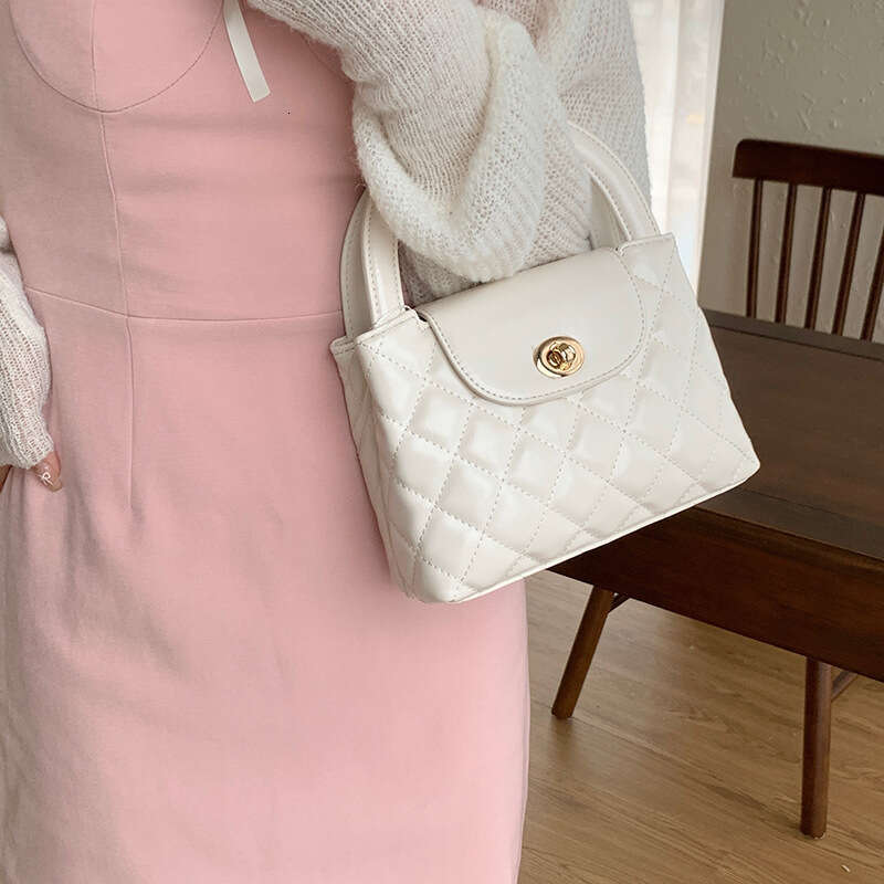 women Shoulder bag Chain for Women's Korean Edition Simple and Fashionable Handheld with High Quality Single Shoulder Crossbody Bag Tide