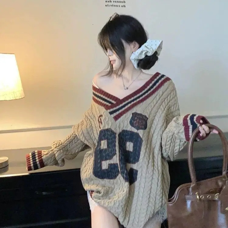 Vintage Twisted Stripe V-neck Strap Sweater Womens Autumn Loose Lazy Style Contrastive Color Top Womens Clothing y2k Top 241202