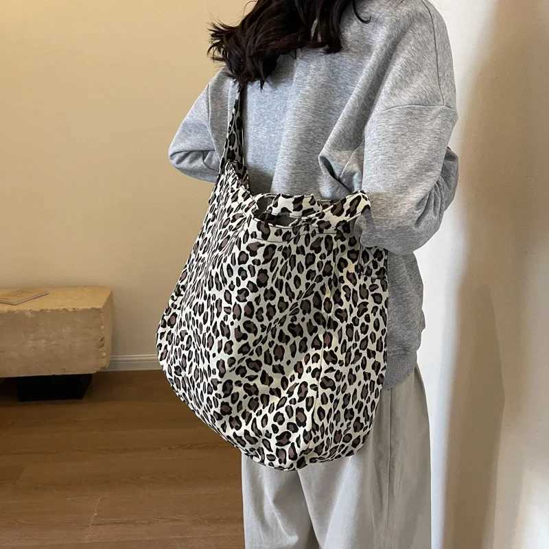 Leopard High Capacity Zipper Nylon Crossbody Bag Sewing Casual Tote 2024 Hot Sale Shoulder Bags for Women Bolsas Femininas