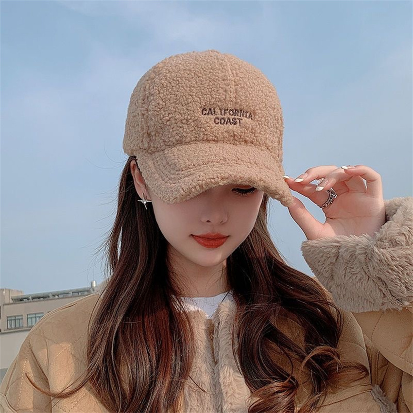 Fashion Designer Baseball caps hat Men Women fitted hats Luxury embroidered baseball caps Adjustable cap Free shipping P-001