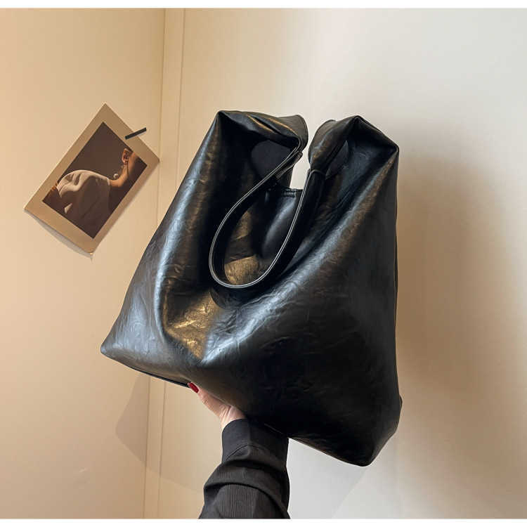 autumn and winter new Korean high-end texture fashionable simple large capacity tote bag commuting versatile shoulder bag 241202