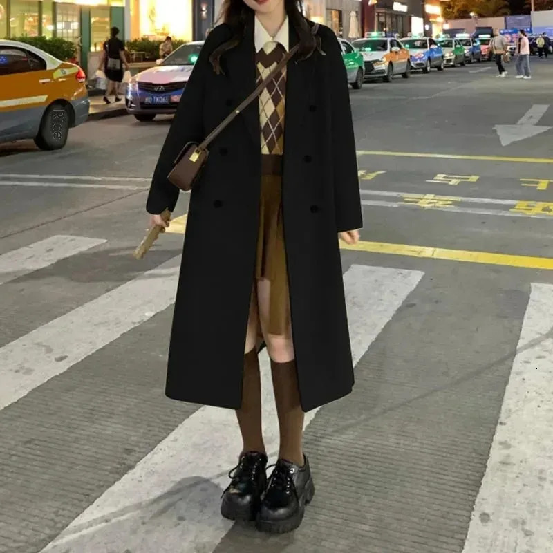 Autumn Winter Style Beige Woolen Coat Womens Hepburn Thickened Korean Series Small Size Essential 241121