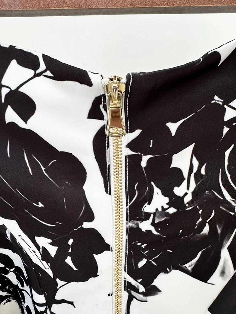 HIGH STREET est 2024 runway er fashion womens metal rose button printed floral mini skirt 241202