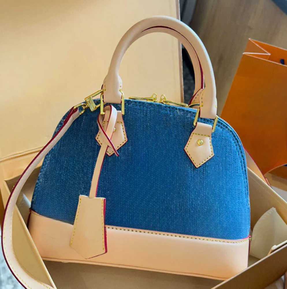 Women's fashion casual shoulder bag Senior leather handbag designer everything portable portable bag