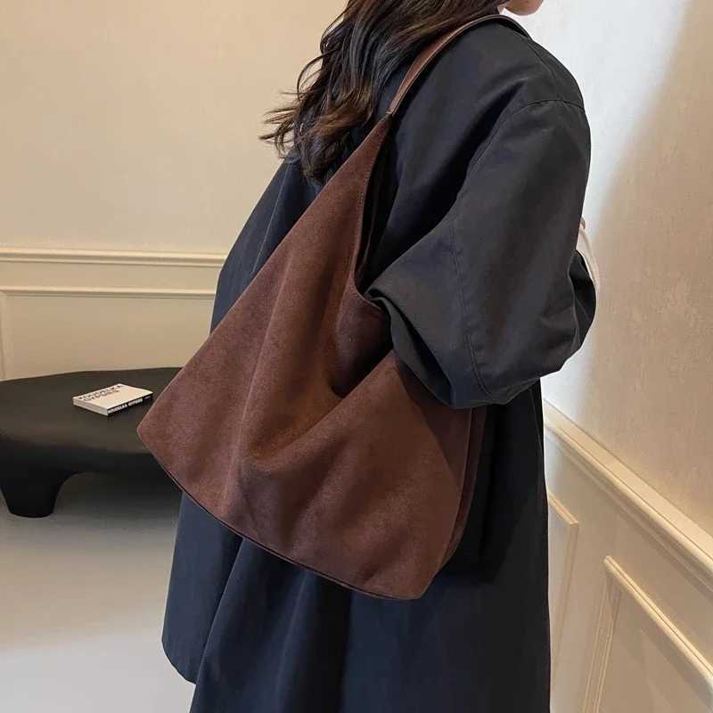 Large Capacity Fashion Faux Suede Shoulder Bag Solid Buckle Casual Tote All-Match Handbag 2024 Hot Sale Bags for Women Bolsa