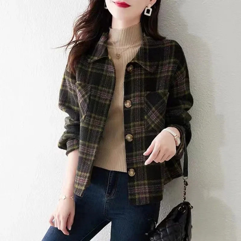 Autumn Winter Vintage Loose Turndown Collar Short Coats Clothing Plaid Pockets Thick Tops Office Lady Basic Windbreaker 241121