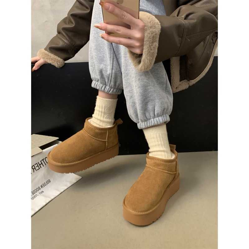 Womens boots snow boots Sponge cake thick soled snow boots for women in winter new version thick and warm short boots with plush cotton shoes