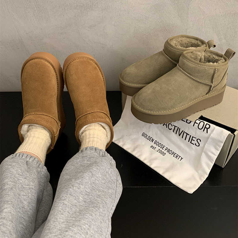 Womens boots snow boots Sponge cake thick soled snow boots for women in winter new version thick and warm short boots with plush cotton shoes