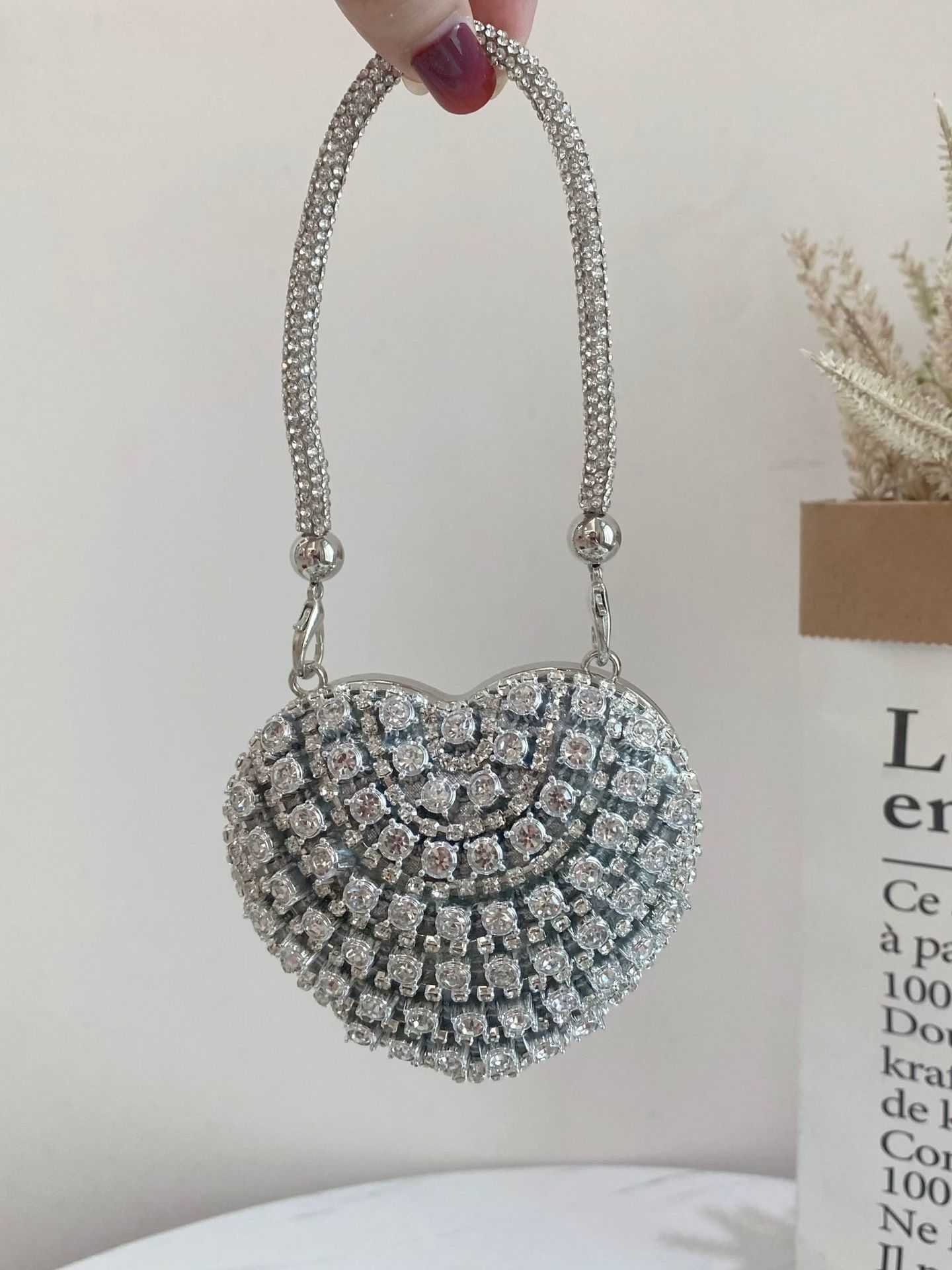 New Popular Mouth Red Envelope Love Bag Premium Mini Bag Diamond studded Fashion Simple Chain Bag 241202