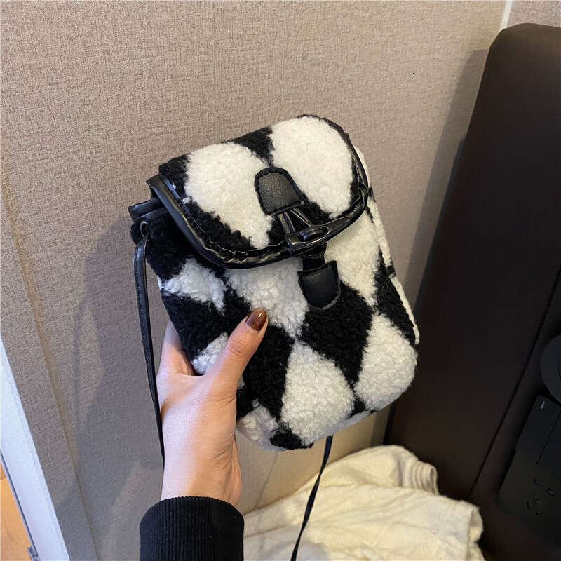 New Autumn And Winter Fur Phone With Contrasting Colors, Stylish Single Shoulder Crossbody Small Bag, Women's Retro Plush Bag B2