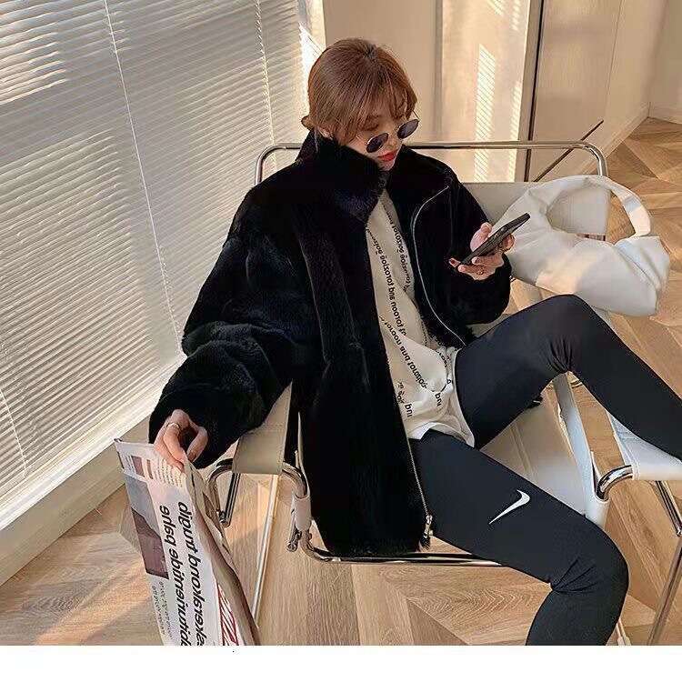 coat for women, autumn winter item. Lamb furry fur, small fragrance, thick and warm loose coat, 2024 temperament, versatile new trend clothing ins