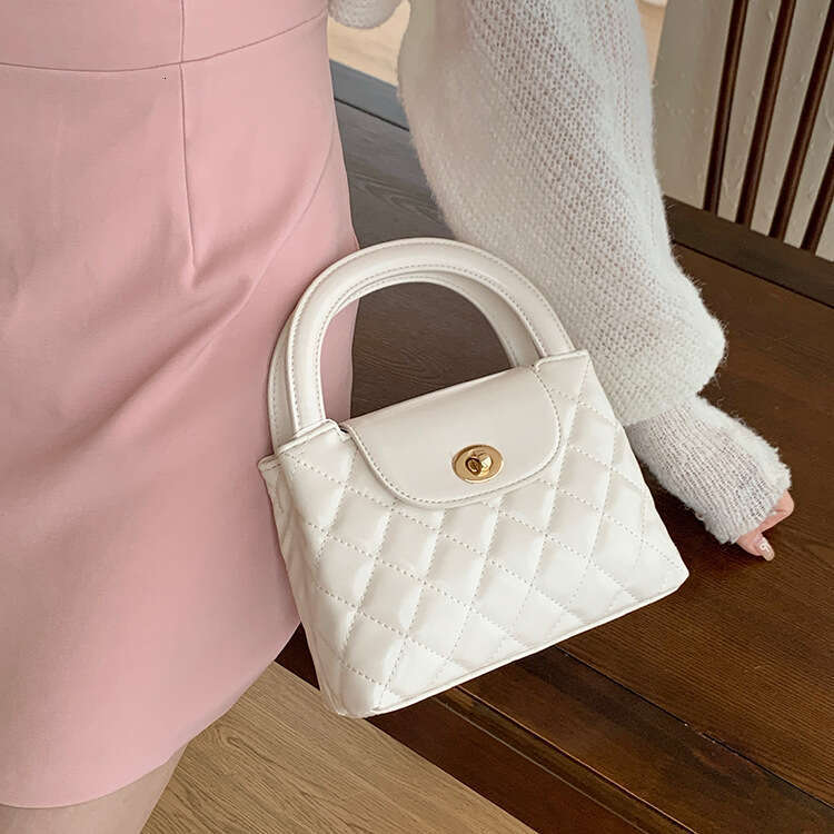 women Shoulder bag Chain for Women's Korean Edition Simple and Fashionable Handheld with High Quality Single Shoulder Crossbody Bag Tide