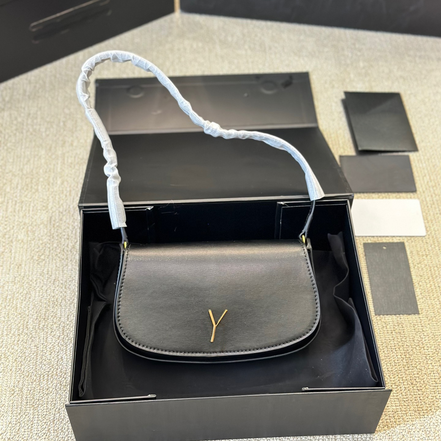 Designer Bag VOLTAIRE Underarm Bag Women's Shoulder Bag Classic Fashion leather Tote Oval Purse High quality crossbody Bag Clamshell Clasp Luxury bag hobo Bag AAAAA