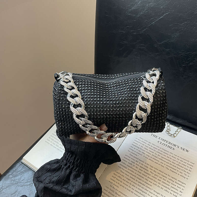 New Female Chain Korean Version Fashion Trend Bright Dia Niche Crossbody Bag Handbag For Women B2