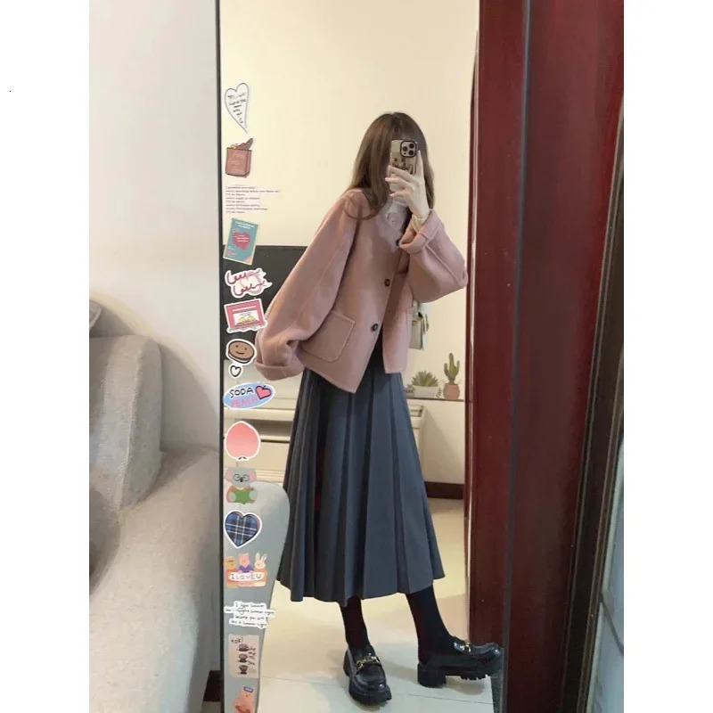 Korean Style Short Thickened Woolen Suit Jacket For Women Fashionable Autumn Winter Arrival Small Size Elegant Coat 241121