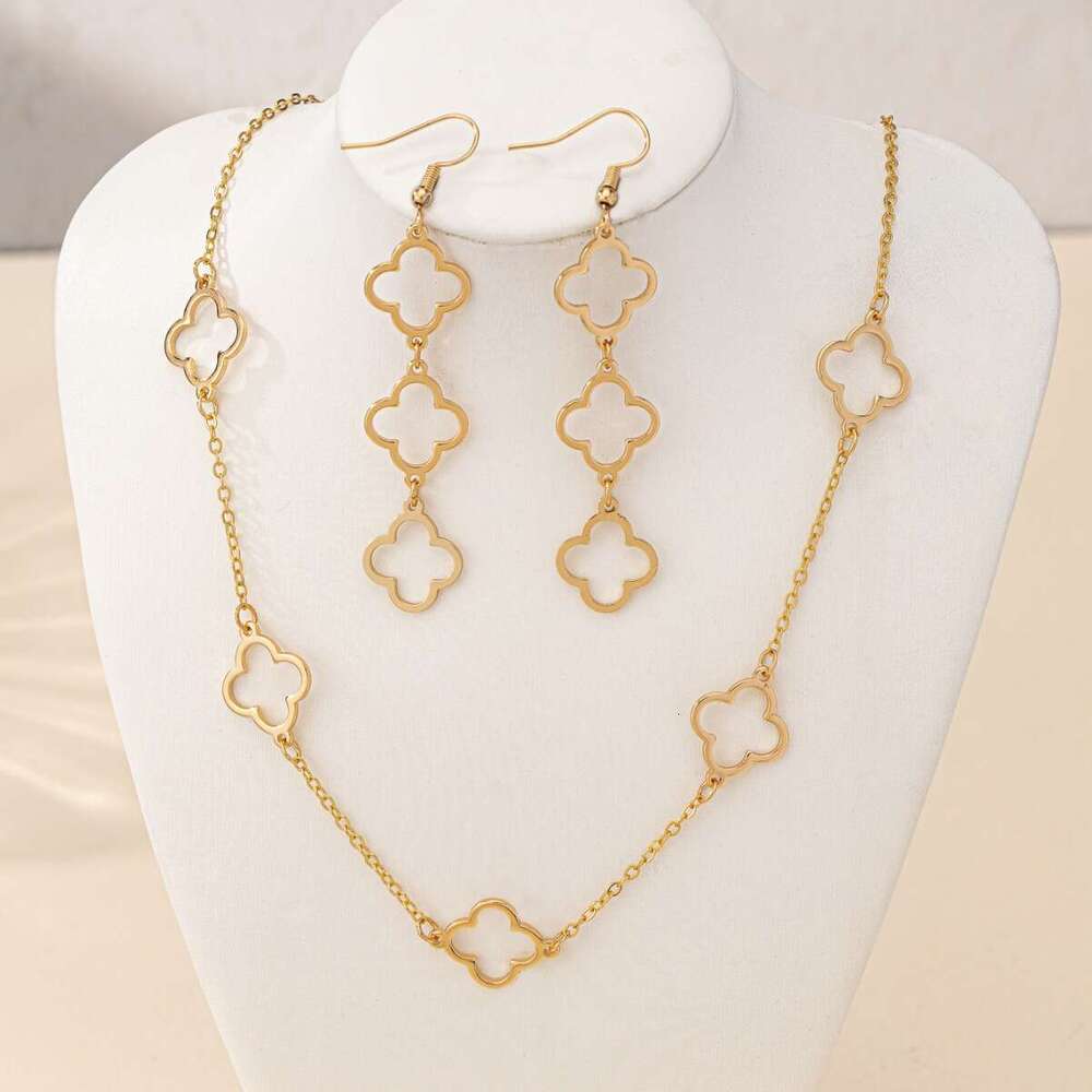 Hollow out clover chain bracelet necklace set, women's lightweight earrings gold set